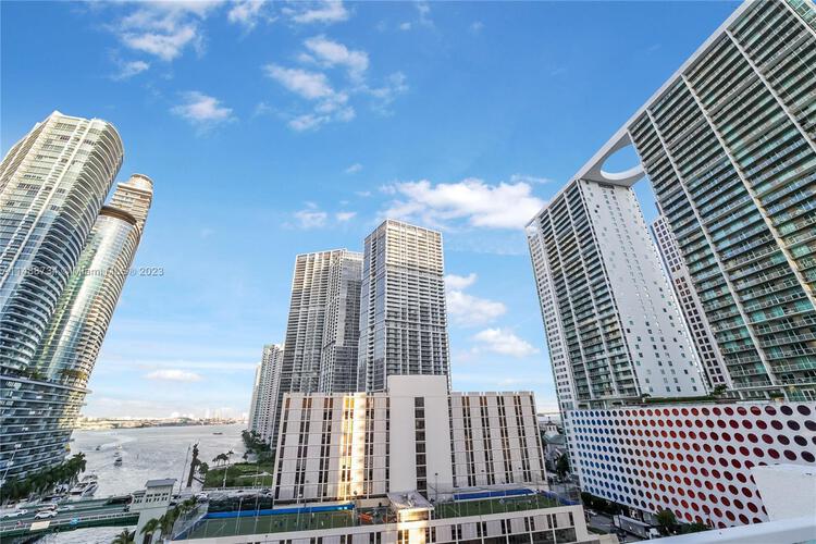 Brickell on the River South image #61