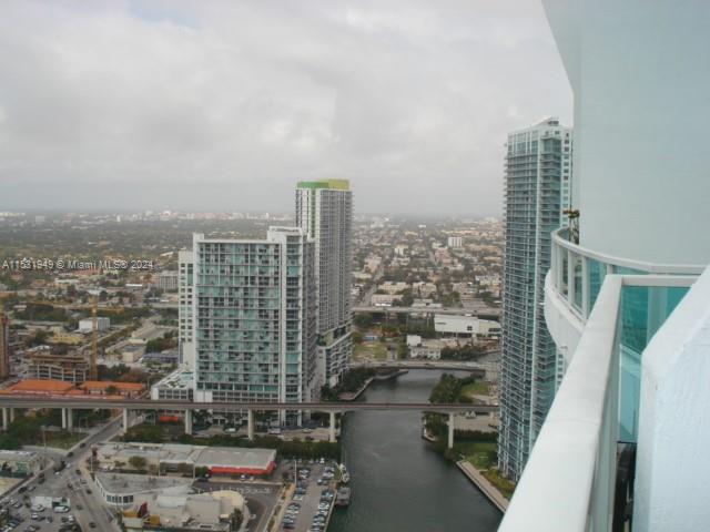 Brickell on the River South image #7