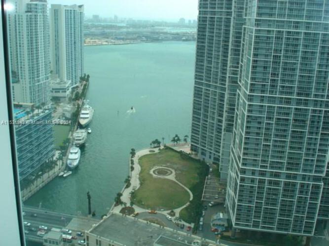 Brickell on the River South image #8