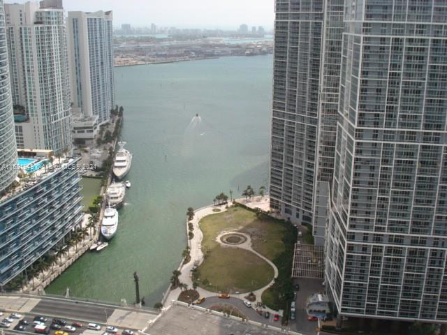 Brickell on the River South image #11